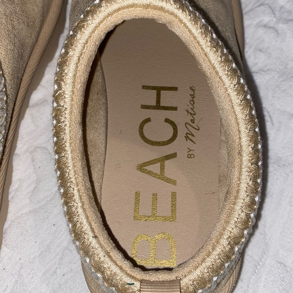 Beach loafer clogs, sand color. Size 7. Like new. - Picture 6 of 7